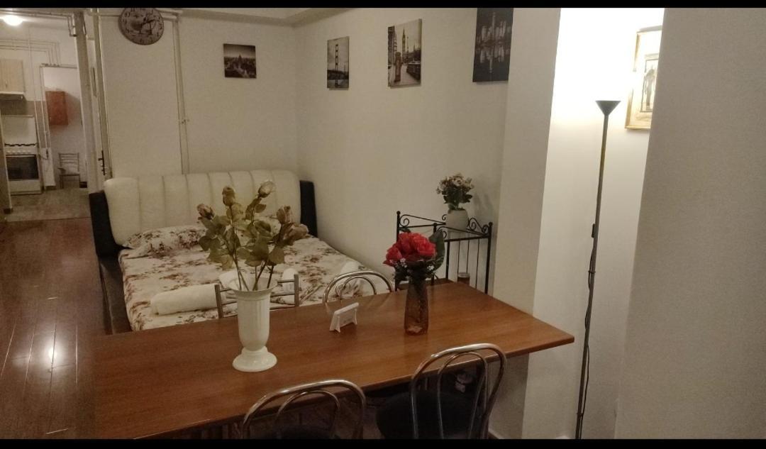 Old Center Apartament Букурещ Екстериор снимка